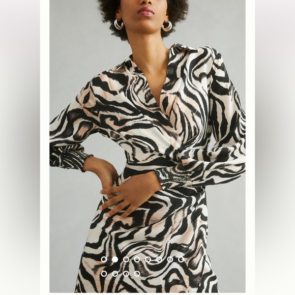 ANTHROPOLOGIE NWT Printed Wrap Dress Size 0. - Picture 2 of 15